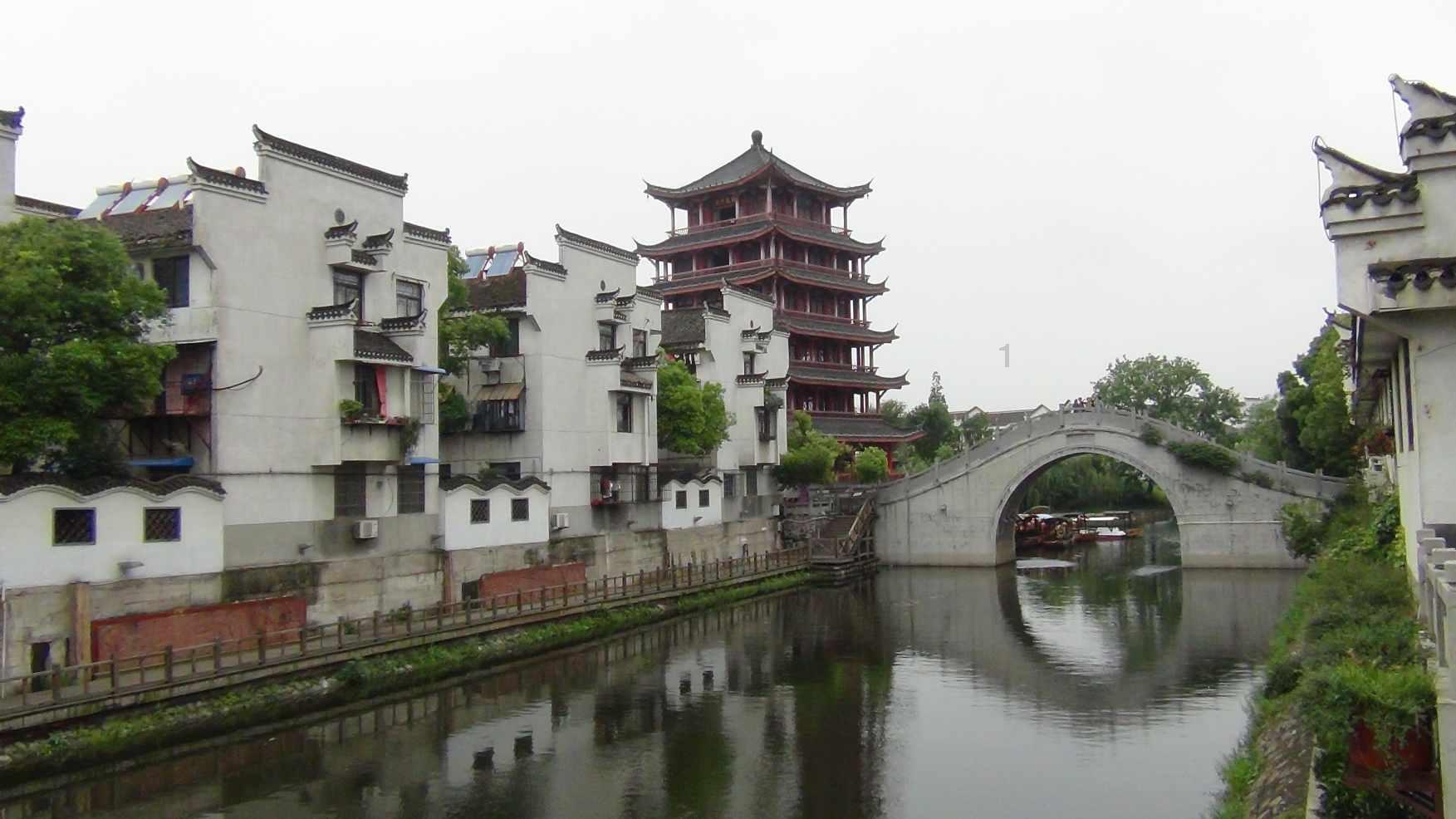 阴森的郊区